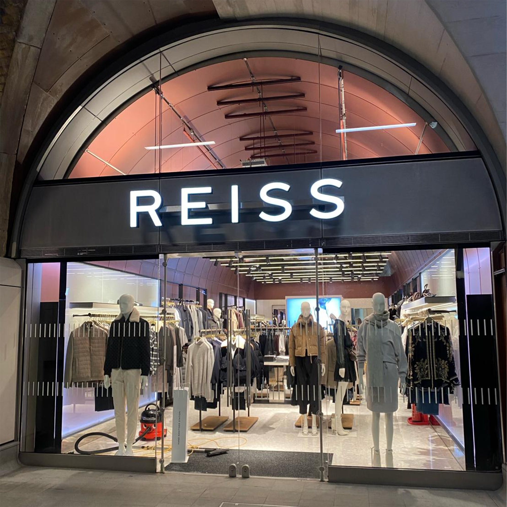 Reiss outlet london sale